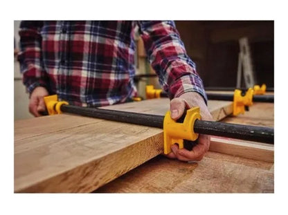 Prensa De Tubo Tipo Sargento De 3/4 PLG Tactix.